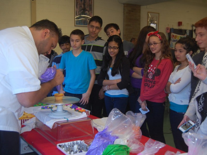 'Cake Boss' Cousin Gives West Brook Kids Sweet Lesson [VIDEO] Paramus