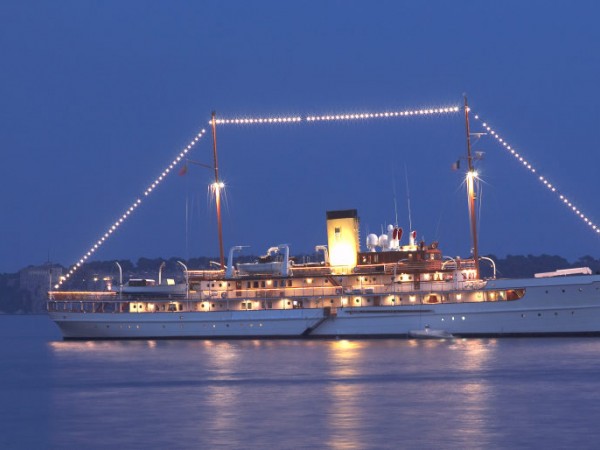 Horace Dodge's Steam Yacht Delphine Awaits a Purchaser - Grosse Pointe ...