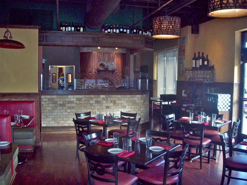 Italian Restaurants Elmhurst Il Best Two Por Elmhurst Restaurants Work In Concert By Sharing The