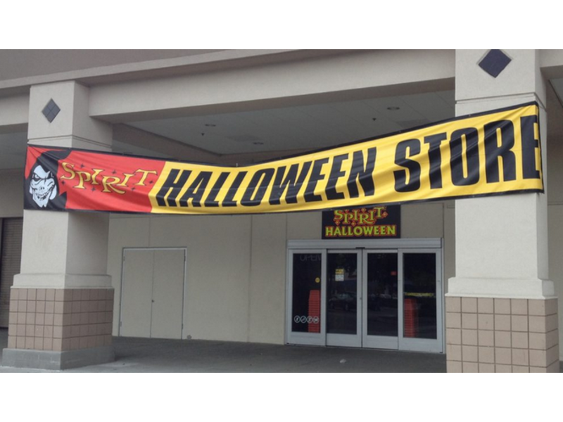 spirit halloween store opens its doors in brandon area