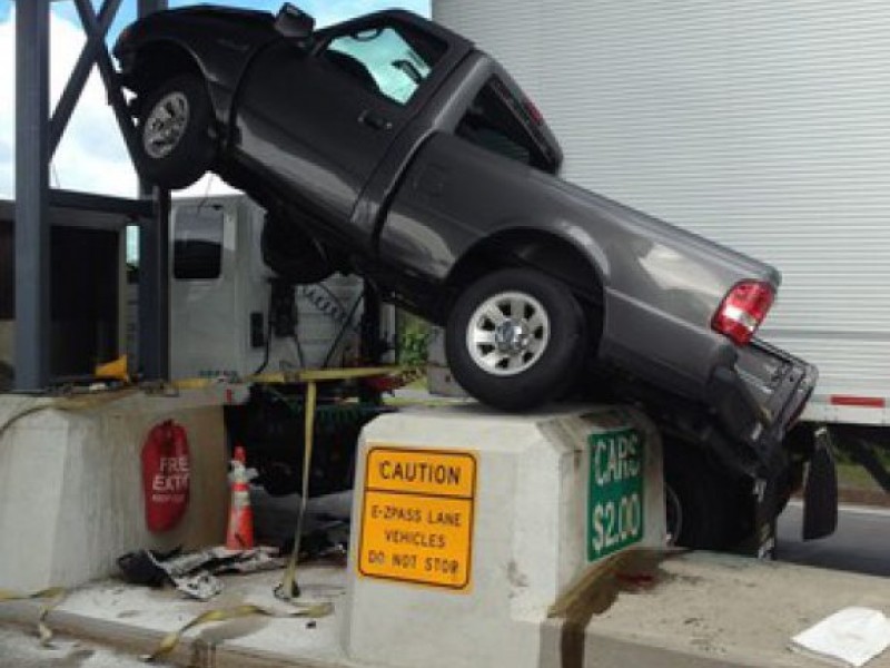 Truck Goes Airborne In I 95 Tolls Crash Portsmouth Nh Patch