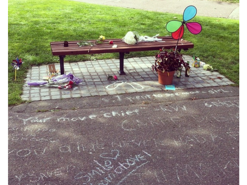 'Good Will Hunting' Bench in Boston Turned Into Robin Williams Memorial