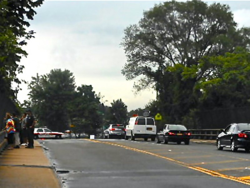 Violent Crash Shuts Down SeafordOyster Bay Expressway Plainview, NY