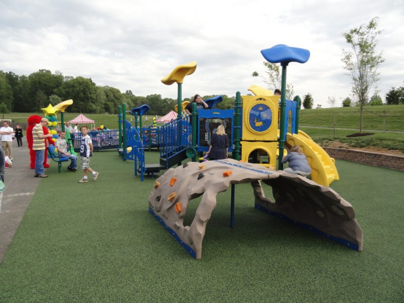 Update Handicap Playground Opens at Sycolin Elementary Leesburg, VA