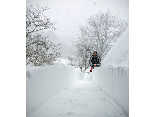 PA Blizzard Historic Snow Totals, Travel Resumes, One Death