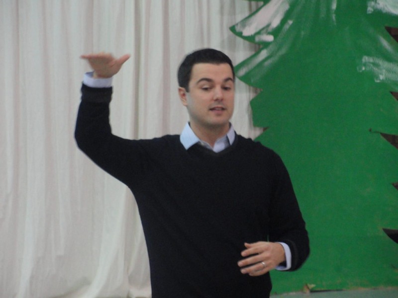 Channel 7's Chris Lambert Teaches Elm Street School Students About