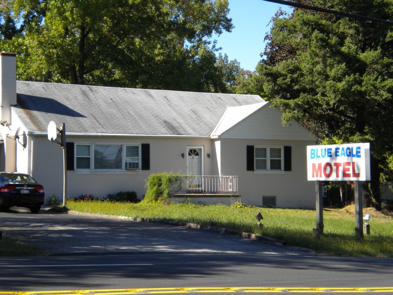 Paroled Burglar Dead At Lower Providence Motel After Swat Lockdown Paroled Burglar Dead At Lower Providence Motel After Swat Lockdown