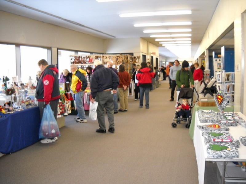 27th Annual Framingham Auxiliary Police Holiday Craft Fair Framingham