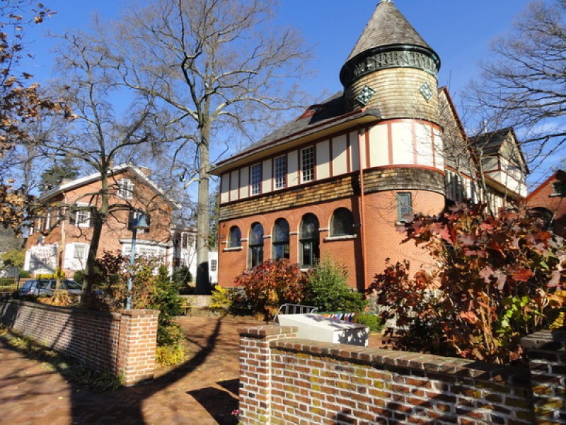 Book Discussion Group at West  Chester  Public Library  