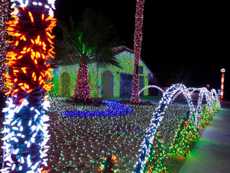 Beaumont, Cathedral City Homes Featured on National Christmas Lights ...