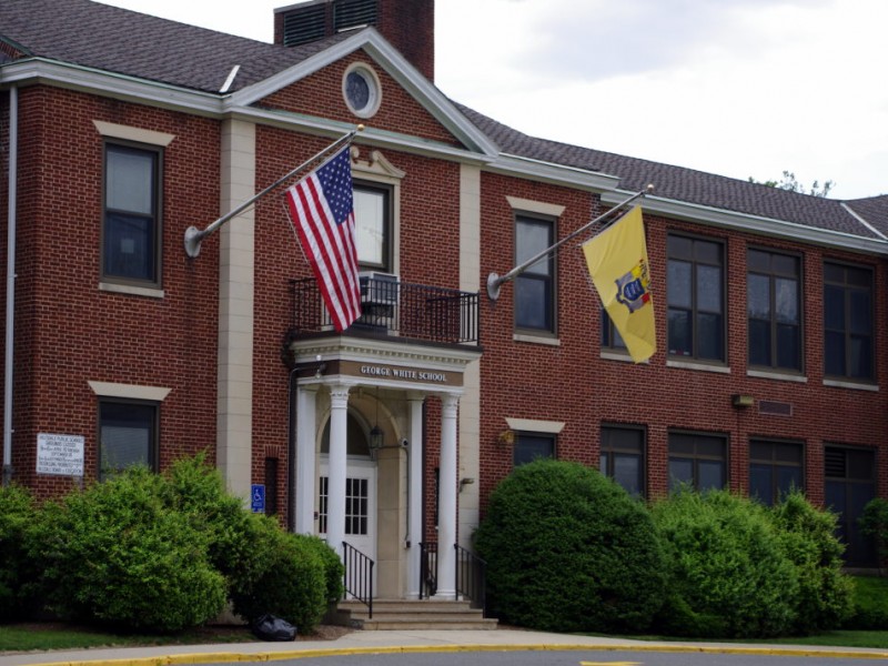 Hillsdale School and Library Collaborate For Reading, Pizza Westwood