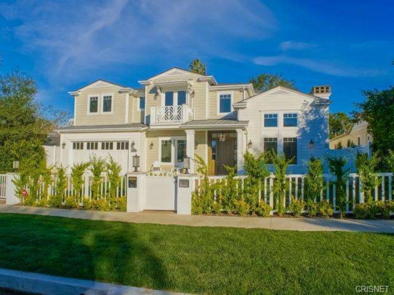 Be the first to own of the newest homes in Sherman Oaks! Beverly