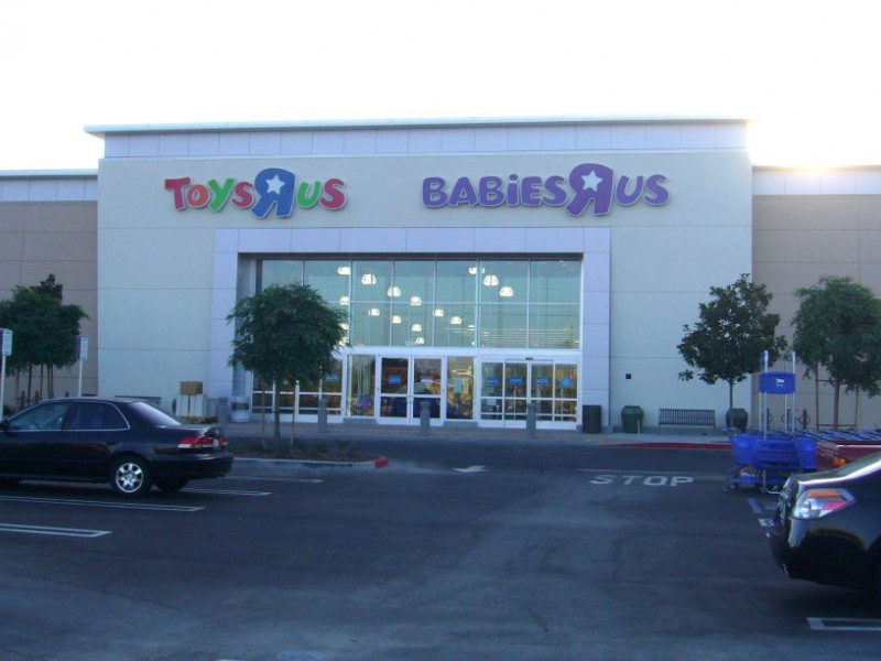 S Giveaways To Mark Seal Beach Toys R Us Opening This Week S Giveaways To Mark Seal Beach Toys R Us Opening This Week 0