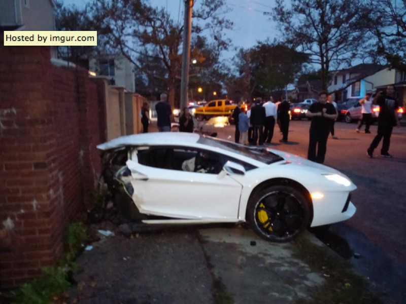 Lamborghini aventador split in two in brooklyn, ny Lamborghini aventador split in two in brooklyn, ny