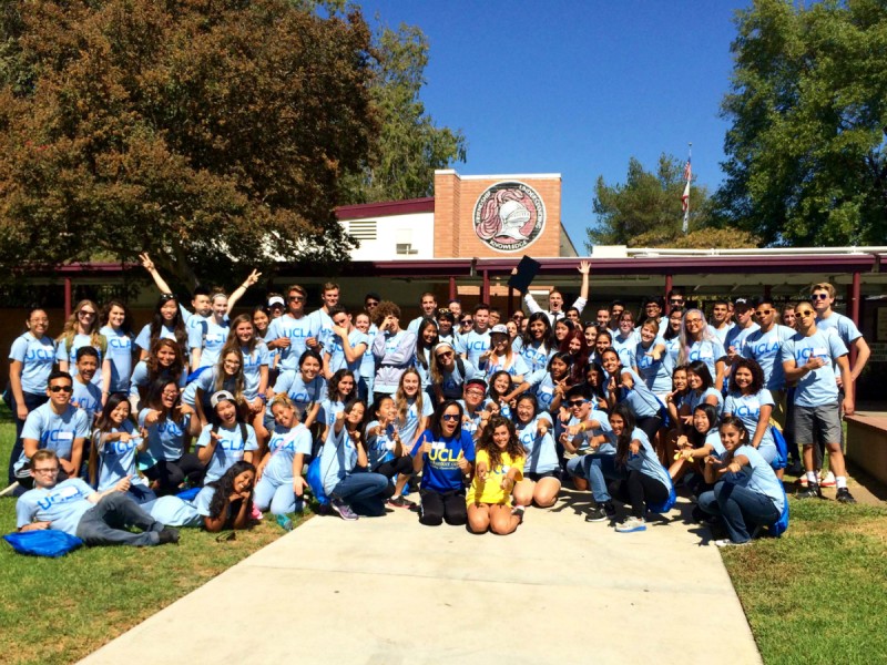 UCLA Students Mentor Middle School Students During UCLA Volunteer Day ...