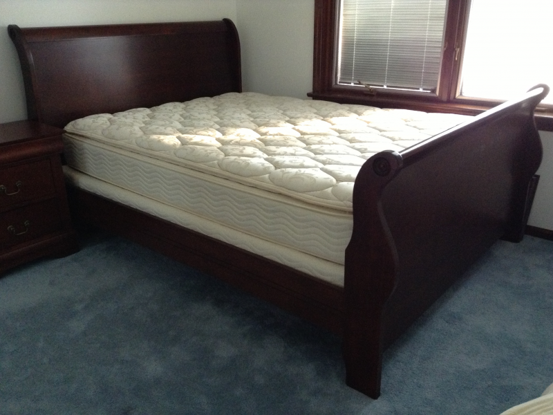 350 00 Queen Cherry Wood Sleigh Bed Cranberry Pa Patch 350 00 Queen Cherry Wood Sleigh Bed 0