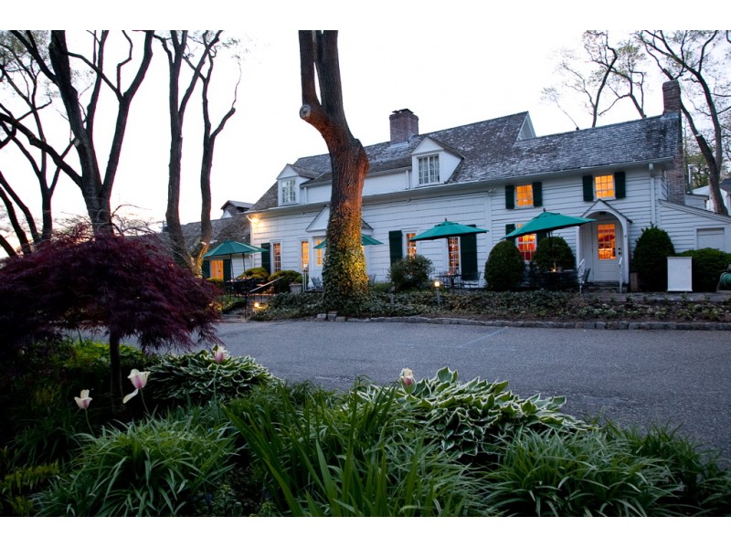 Christmas Eve Dinner At The Three Village Inn Ny Patch Christmas Eve Dinner At The Three Village Inn