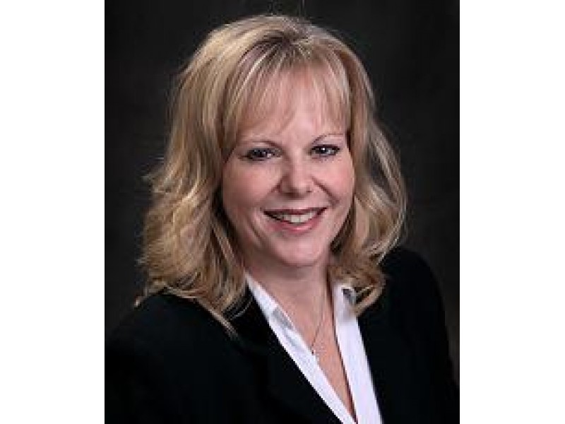 Lake Bluff's Dr. Julie McLaughlin Recieves th "8 Weeks to Wellness