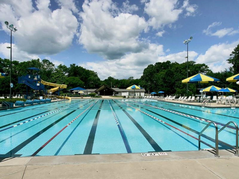 summit community pool