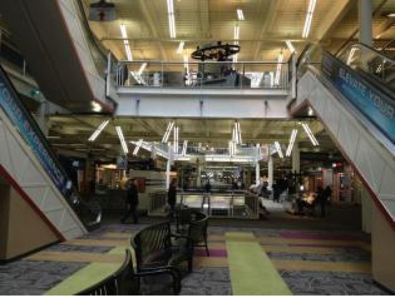 Dining, Shopping, and Entertainment at the Palisades Center Mall