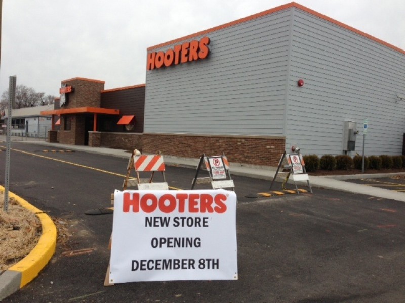 Hooters New Locale ReOpens Monday in Oak Lawn Evergreen Park, IL Patch