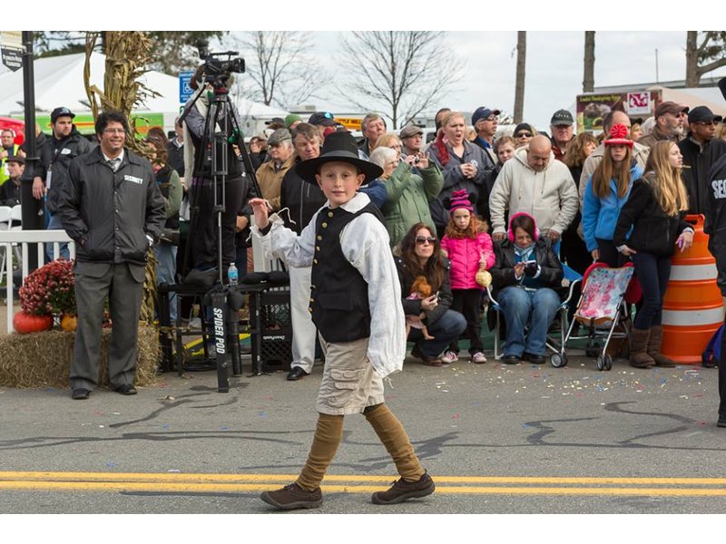 Historical Thanksgiving Parade in Plymouth Celebrates 18th ...