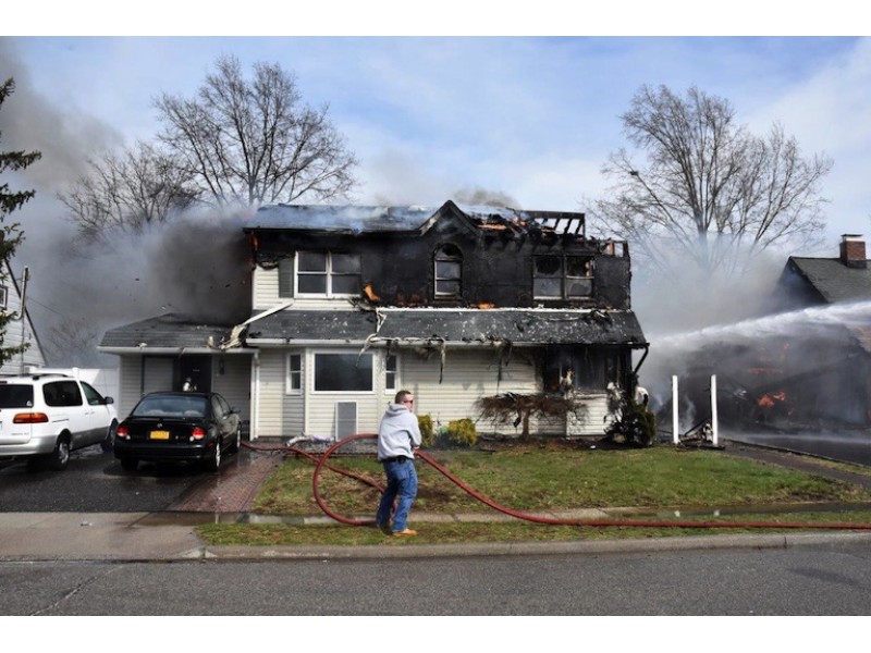 Hicksville Fire Destroys 2 Homes: UPDATED | Mineola, NY Patch