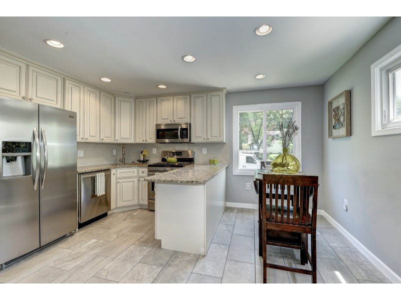Introducing a lovely, fully renovated Rockville home 312 Broadwood Dr, Rockville, MD 20851