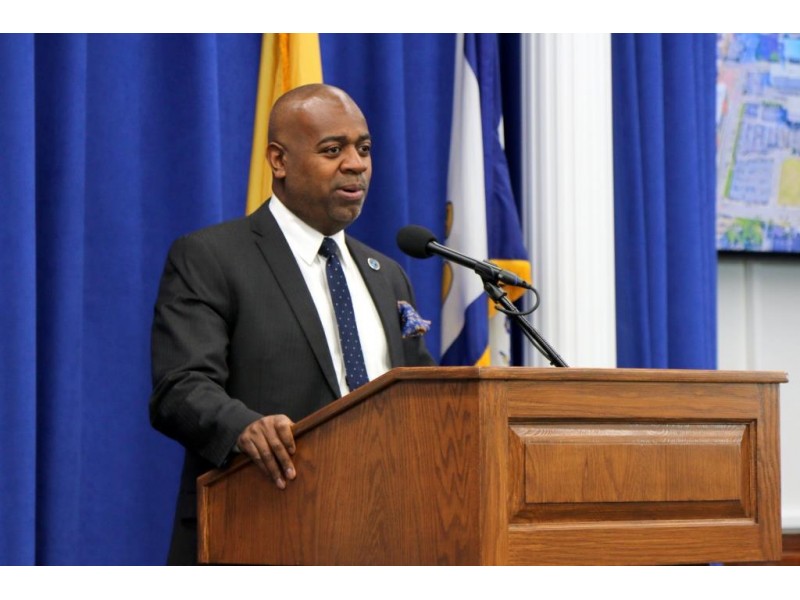 Newark Mayor's Life Allegedly Threatened: Cops Make Arrest, Seek New ...