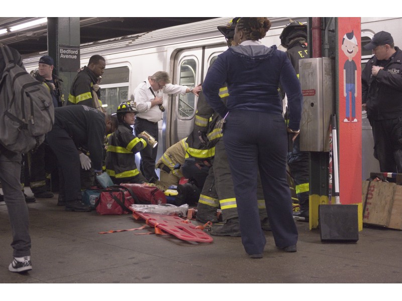Man Jumps in Front of L Train at Bedford Stop Williamsburg, NY Patch