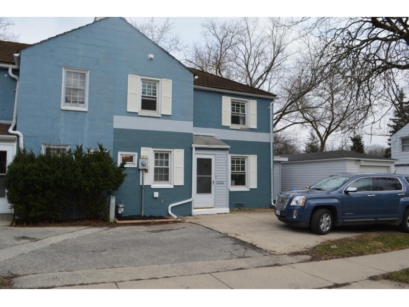 Greendale WOW House Historic Home in the Heart of Downtown Greendale