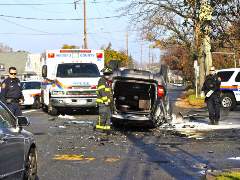 At Least Two Injured in SUV Accident on Lakeville Road New Hyde Park