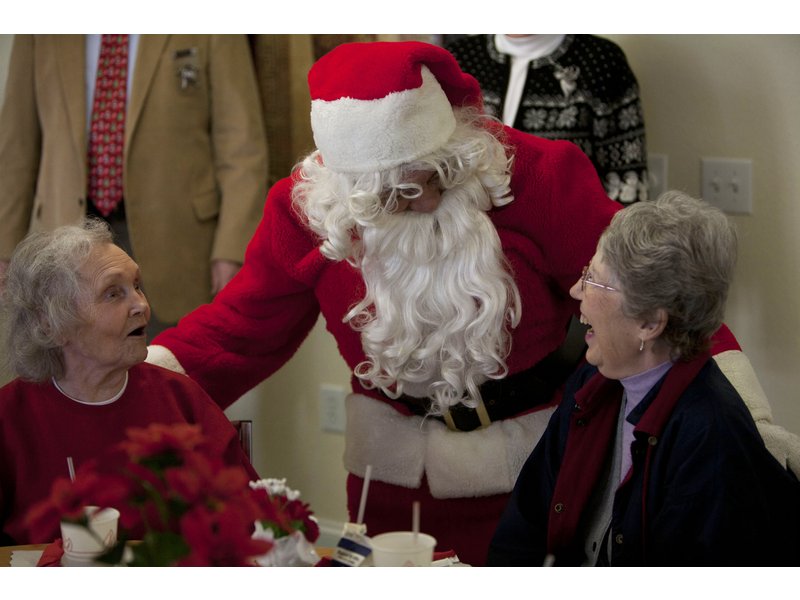home instead senior care partners with walgreens and curry senior center to brighten holidays for 5000 - Walgreen Christmas Hours home instead senior care partners with walgreens and curry senior center to brighten holidays for 5000 - Walgreen Christmas Hours
