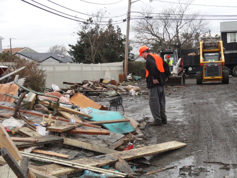 Photos Devastation South of Shore Rd. in Lindenhurst Lindenhurst, NY
