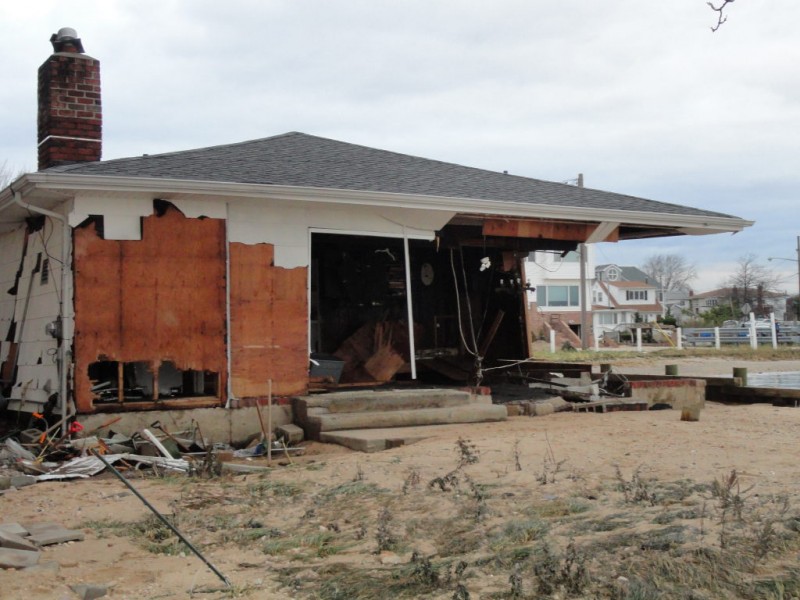 Photos Devastation South of Shore Rd. in Lindenhurst Lindenhurst, NY