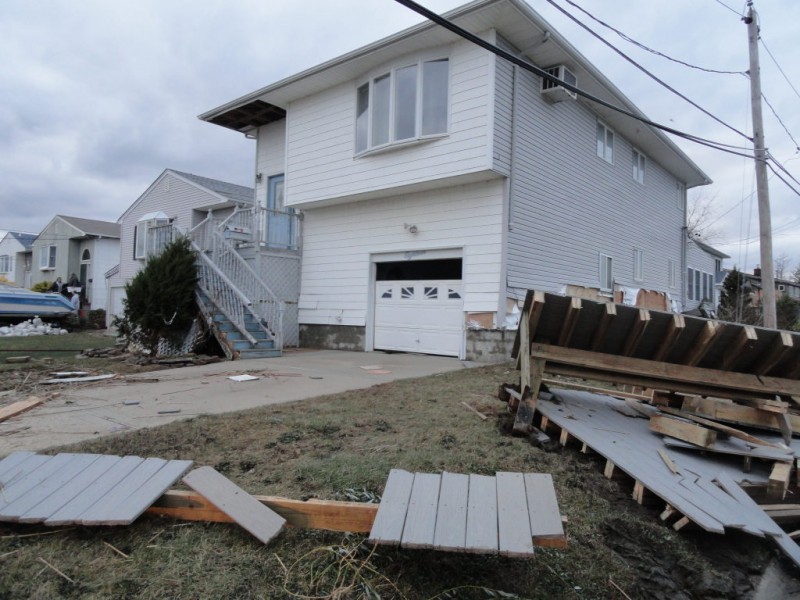 Photos Devastation South of Shore Rd. in Lindenhurst Lindenhurst, NY