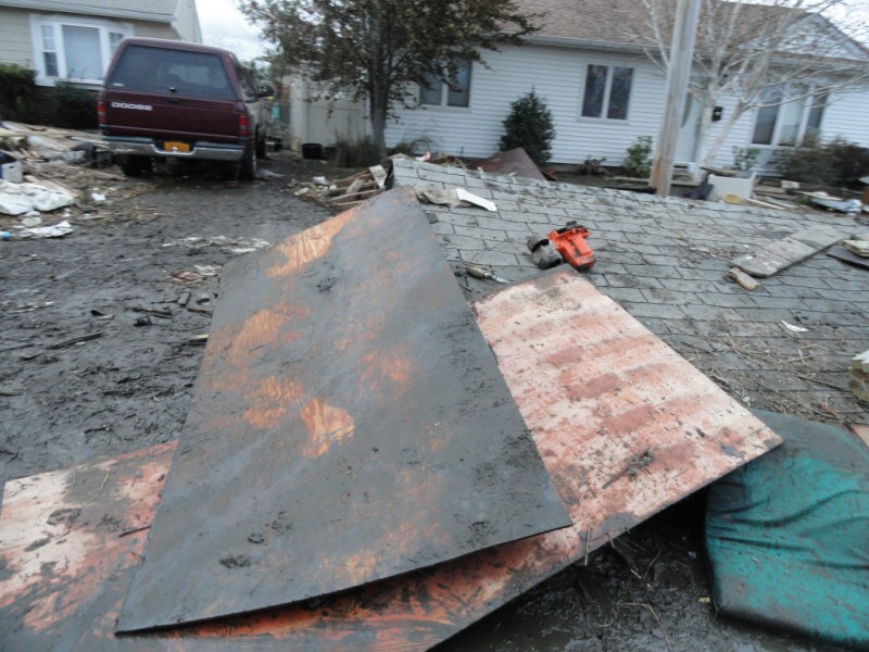 Photos Devastation South of Shore Rd. in Lindenhurst Lindenhurst, NY