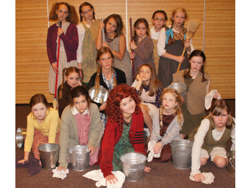 Front Porch Musical Theatre Brings Annie Jr. to the Stage