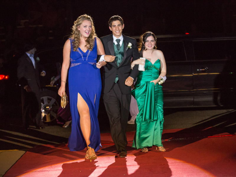 PHOTOS Ward Melville Seniors Shine at GatsbyThemed Prom Three
