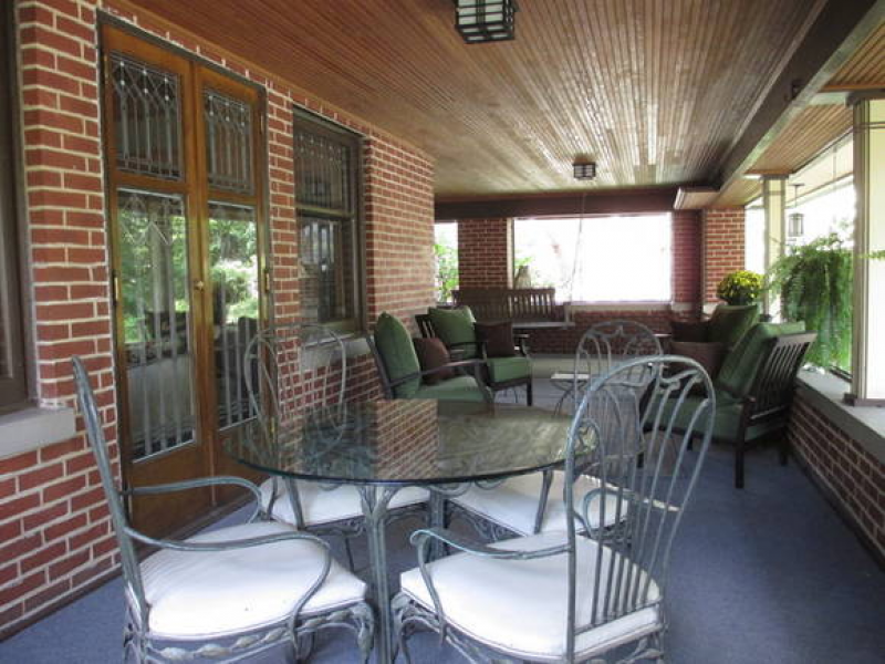 Beverly Home Designed By Frank Lloyd Wright Just Listed for 1.175