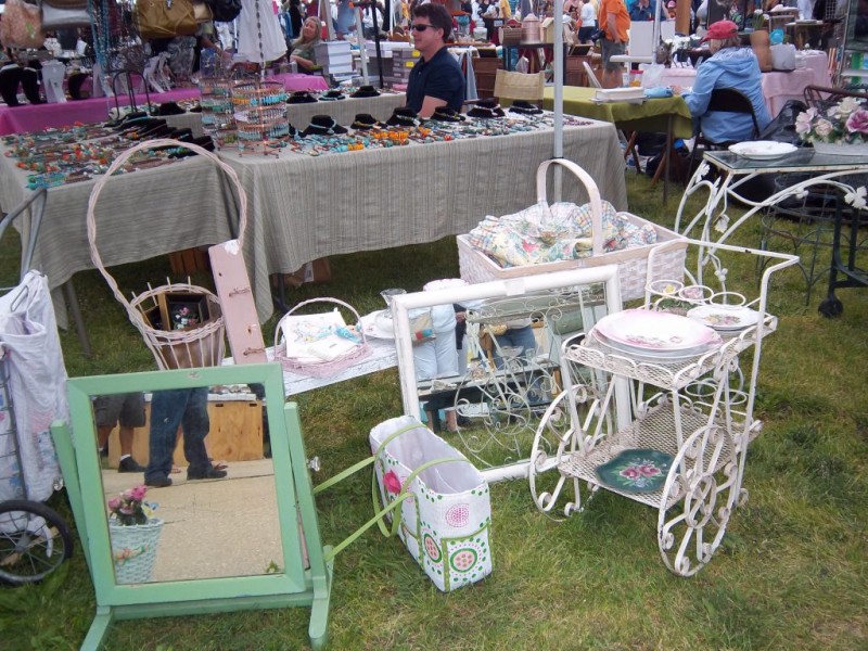 Thousands Flock to Ocean Grove Giant Spring Flea Market Manasquan, NJ