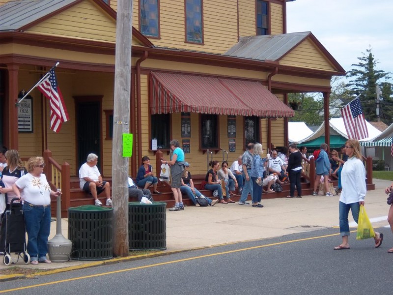 Thousands Flock to Ocean Grove Giant Spring Flea Market Manasquan, NJ