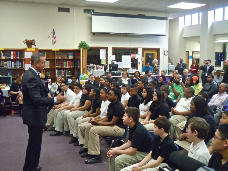 O'Malley, Hite Read to Greenbelt Middle School Students Greenbelt, MD