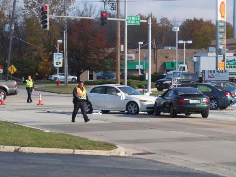 5 Hurt in Series of Traffic Accidents; Man Revived After 4Vehicle