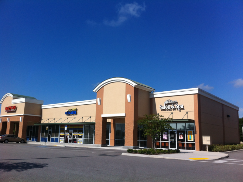 Center Spotlight Shopping, Dining At Riverview's Pavilion Crossing