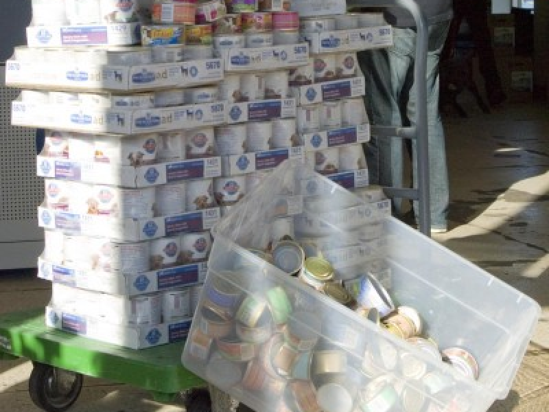Recycle Aluminum Pet Food Cans to Benefit Animal Rescue League