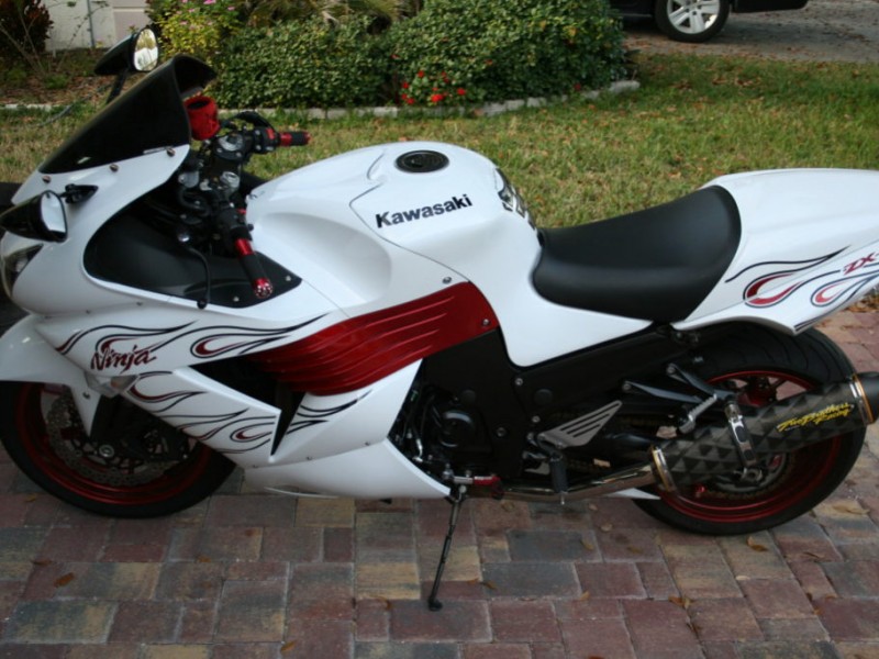 New Tampa Craigslist Finds Include Ab Machine, Kawasaki Motorcycle