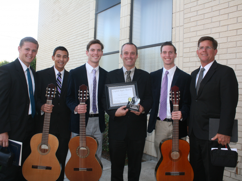 West Hills Music Teacher Steve Lorentz Honored With Crystal Apple Award