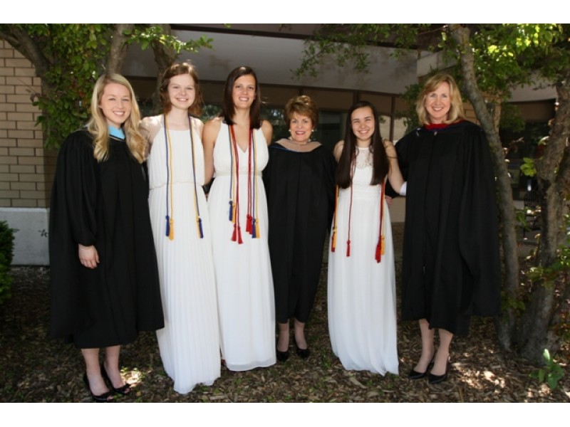 Mother McAuley Celebrates Graduation With Songs, Speeches, Awards Oak