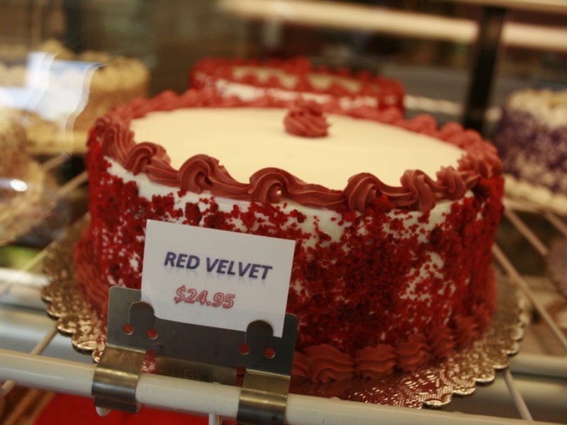 Elite Bakery Brings Three Generations of Filipino-Guamanian Flavor to